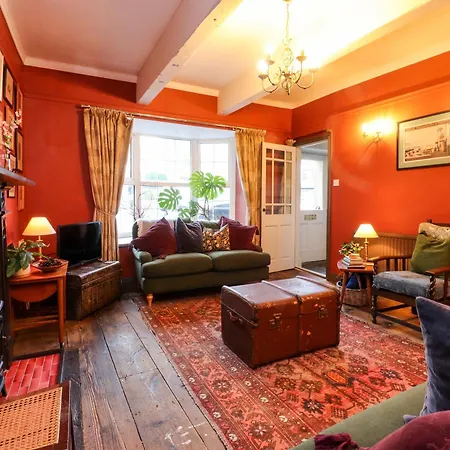 Holiday home Devonshire House *