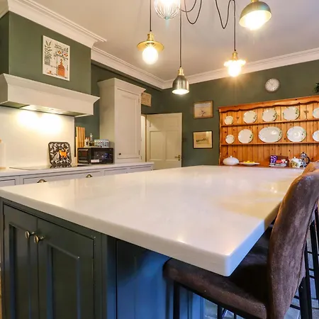 Holiday home Devonshire House *